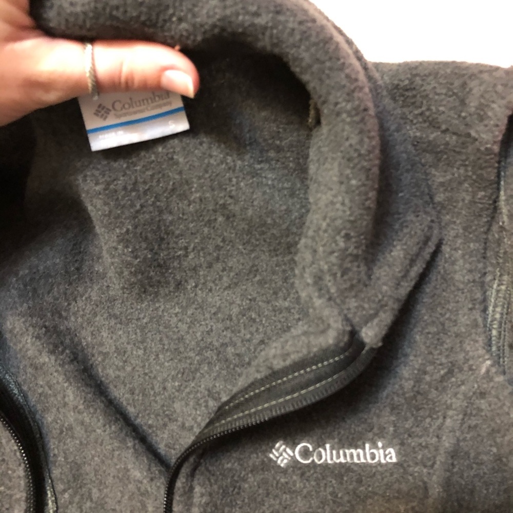women’s Columbia vest size small, grey